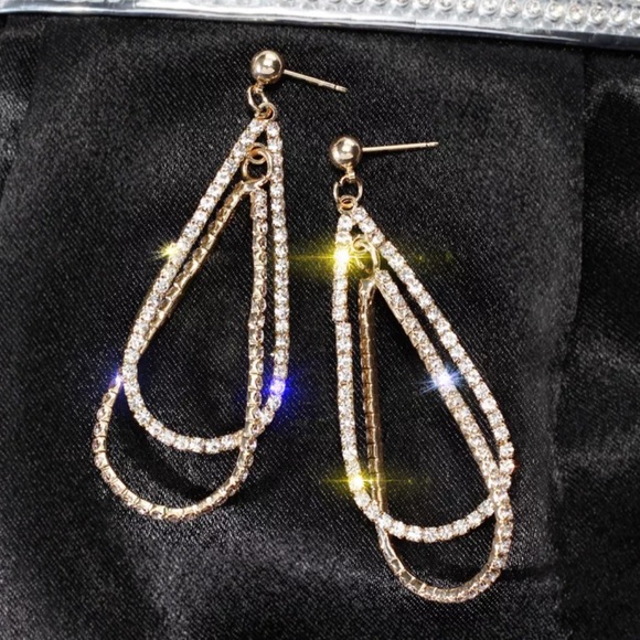 NEW 18K Yellow Gold Diamond Long Drop Earrings - Picture 4 of 7